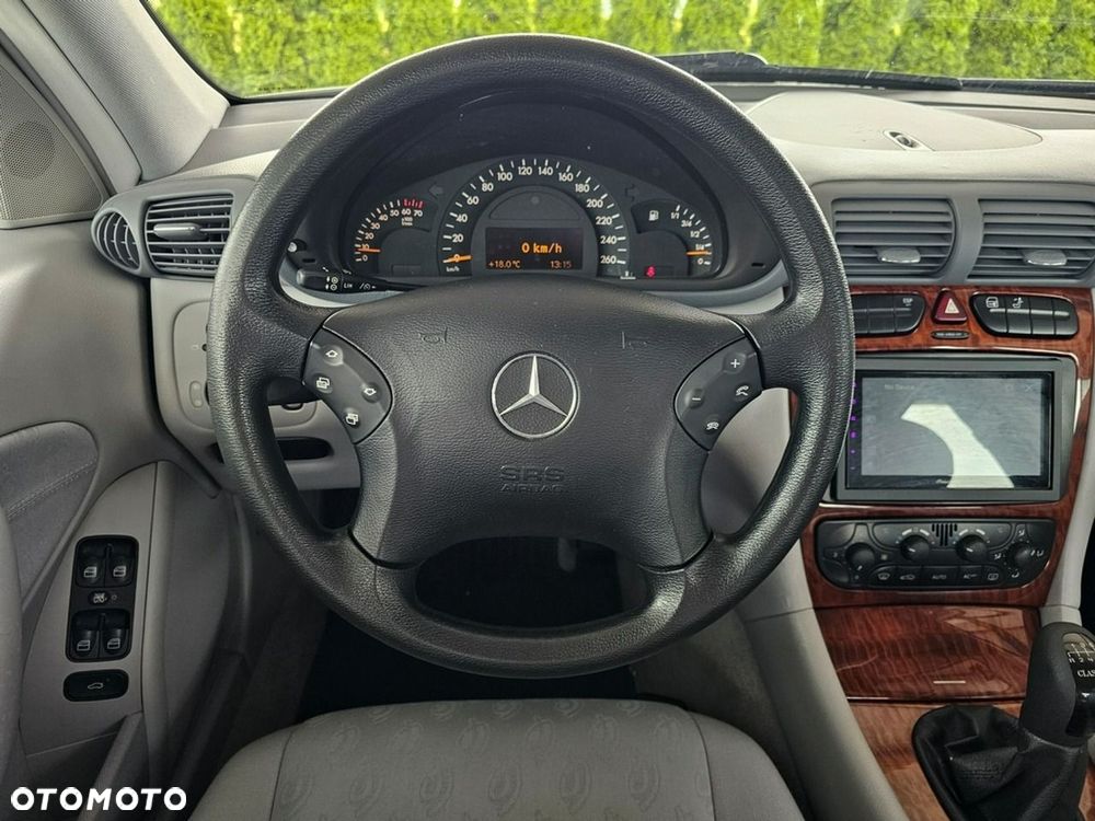Mercedes-Benz Klasa C 180 Kompressor Classic - 14