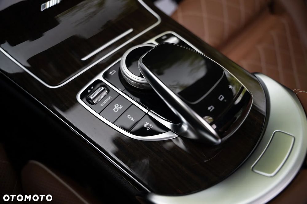 Mercedes-Benz Klasa C AMG 63 S - 16