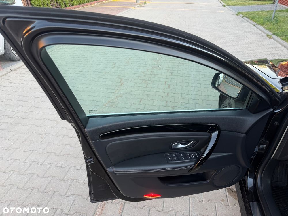 Renault Laguna dCi 150 FAP Start-Stop Bose Edition - 23