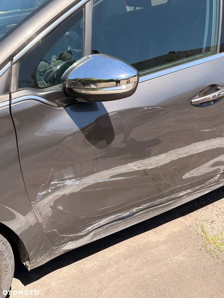 Peugeot 208 1.2 PureTech Active - 16