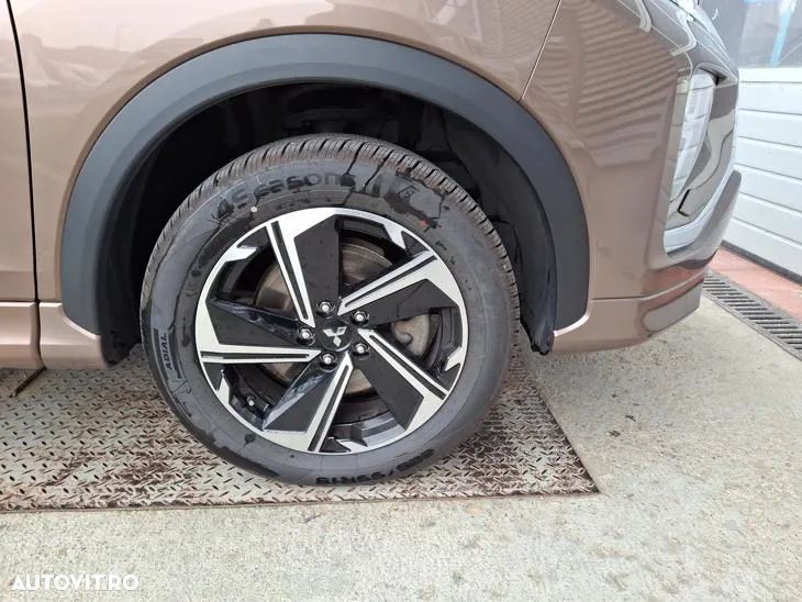 Mitsubishi Eclipse-Cross Plug-In Hybrid 4WD Plus Select - 16