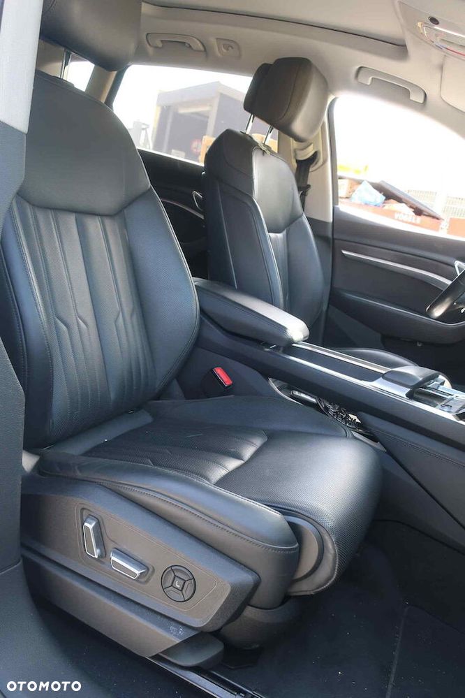 Audi e-tron 55 Quattro Advanced - 11