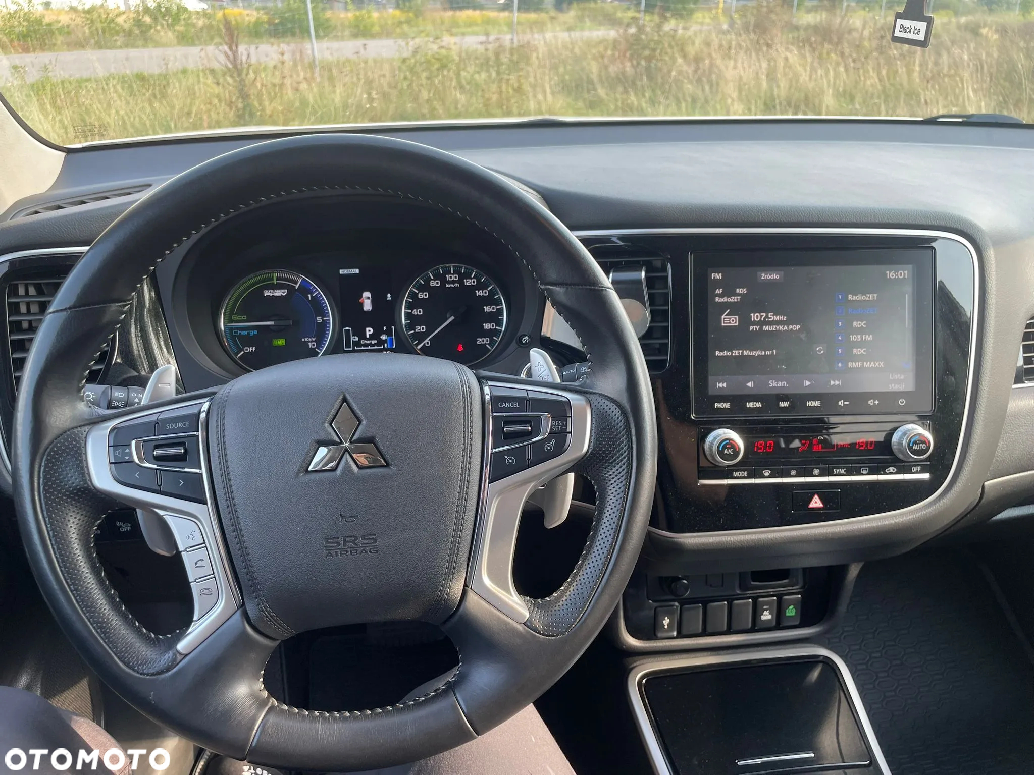 Mitsubishi Outlander 2.4 4WD Plug-In Hybrid Plus - 13