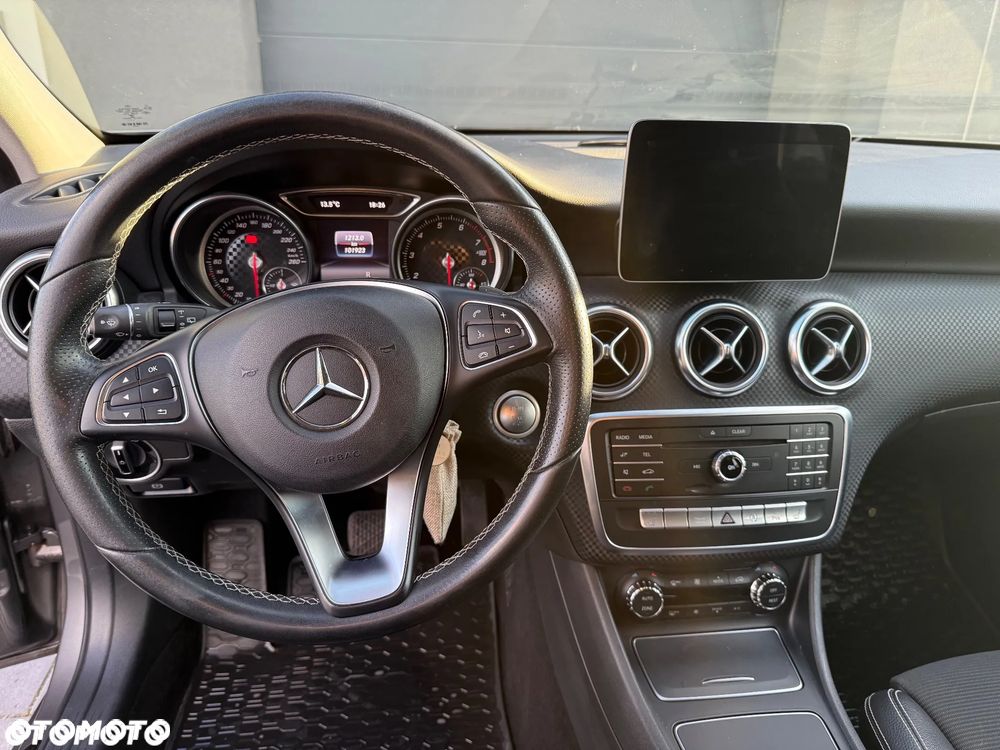 Mercedes-Benz Klasa A 180 7G-DCT - 20