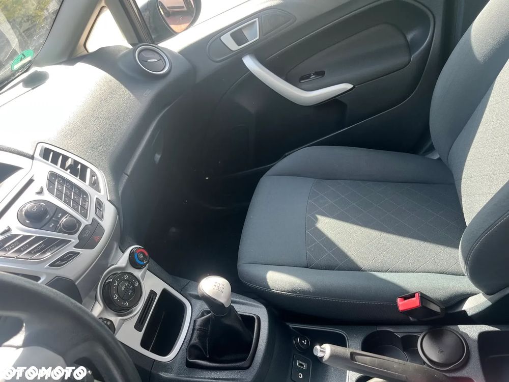Ford Fiesta 1.25 Champions Edition - 12
