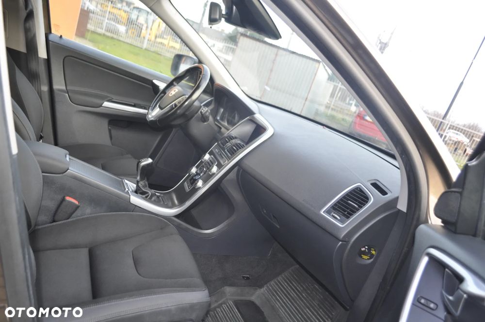 Volvo XC 60 D4 Drive-E R-Design Momentum - 12