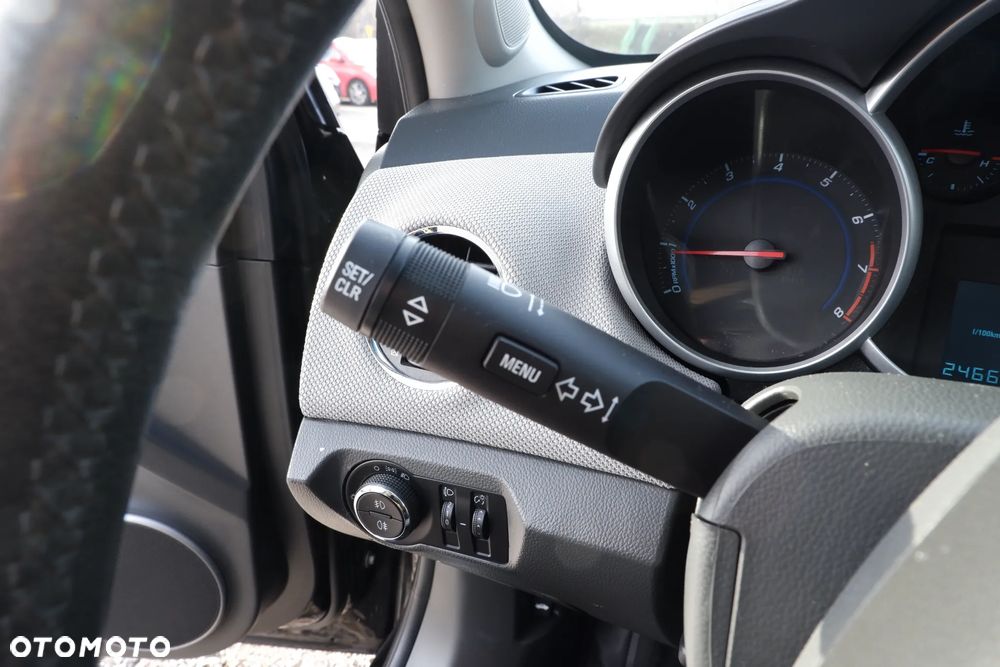 Chevrolet Cruze 1.6 LS - 28