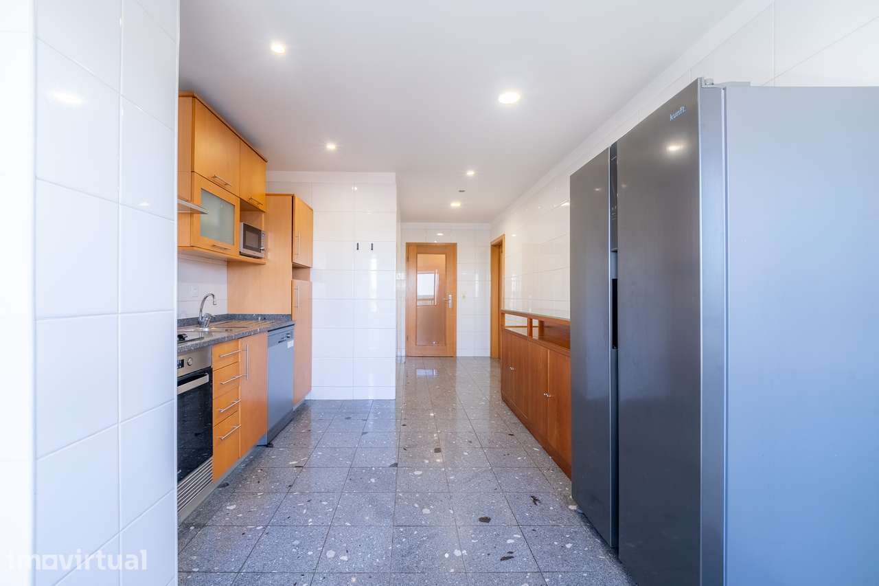 T1+1 Último piso | Garagem | Arrumos | 110 m2 área bruta - Particular - Grande imagem: 5/26