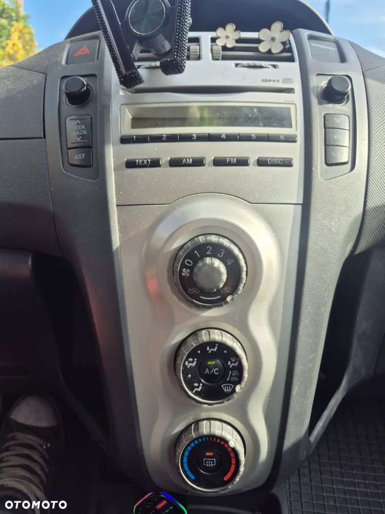 Toyota Yaris - 6