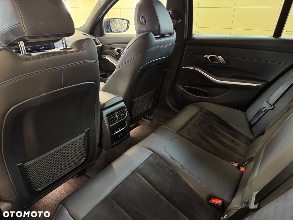 BMW Seria 3 320d xDrive M Sport sport - 15
