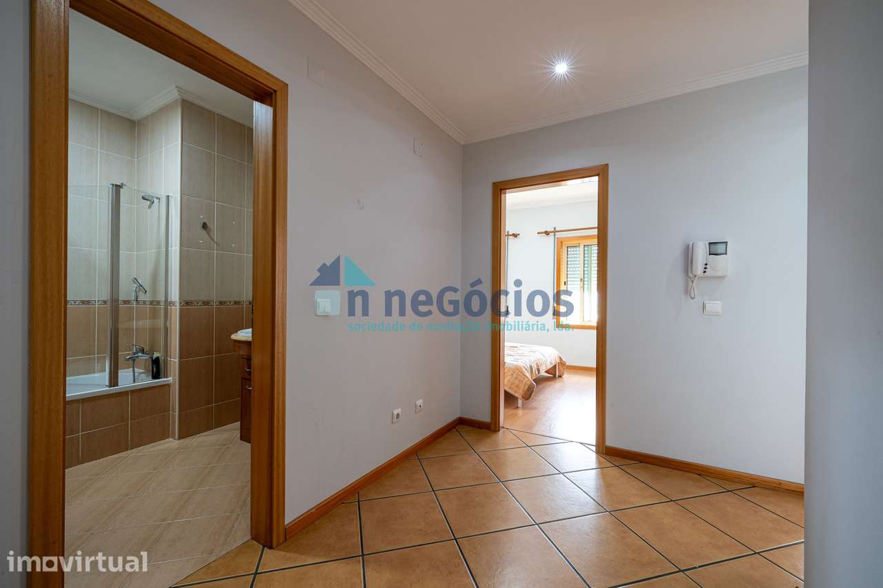 Apartamento t1 com lugar de garagem em O. Azeméis - Grande imagem: 2/14