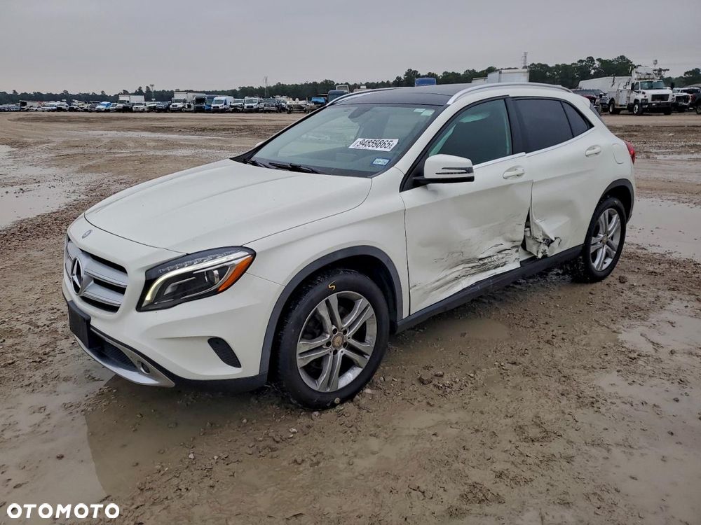 Mercedes-Benz GLA - 2