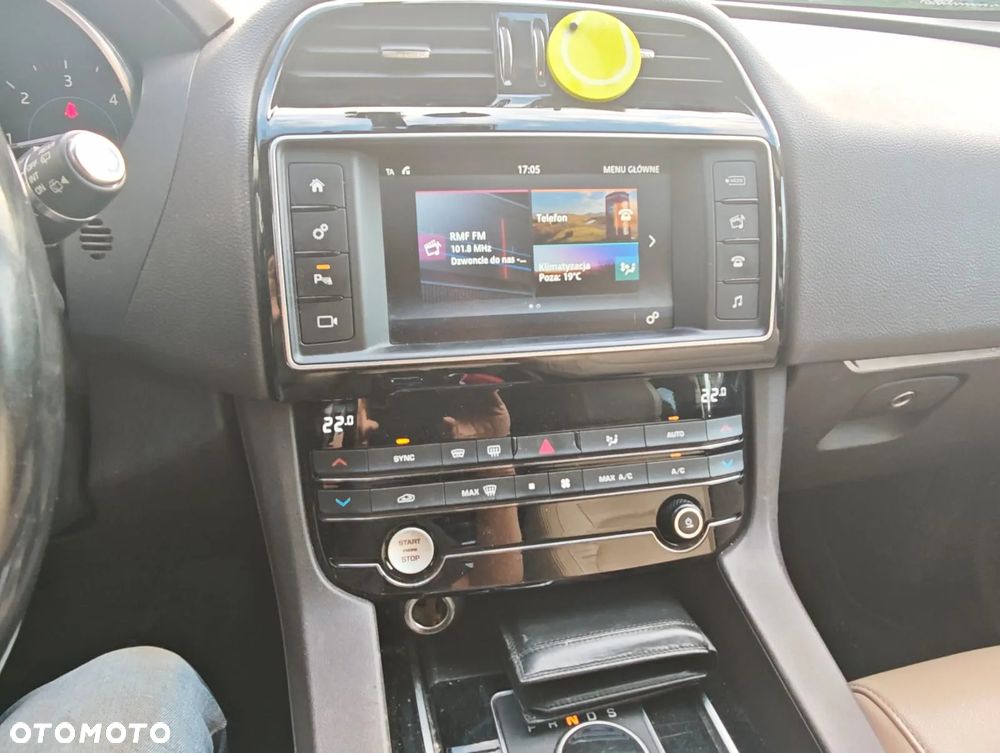 Jaguar F-Pace 2.0 i4D AWD Prestige - 9