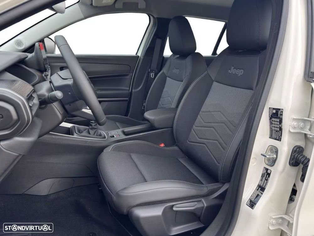 Jeep Avenger 54 kWh Summit - 4