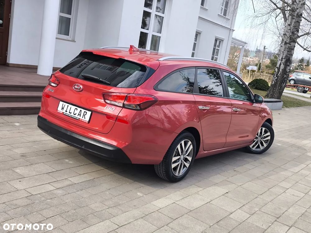Hyundai i30 blue Kombi 1.6 CRDi Style - 4