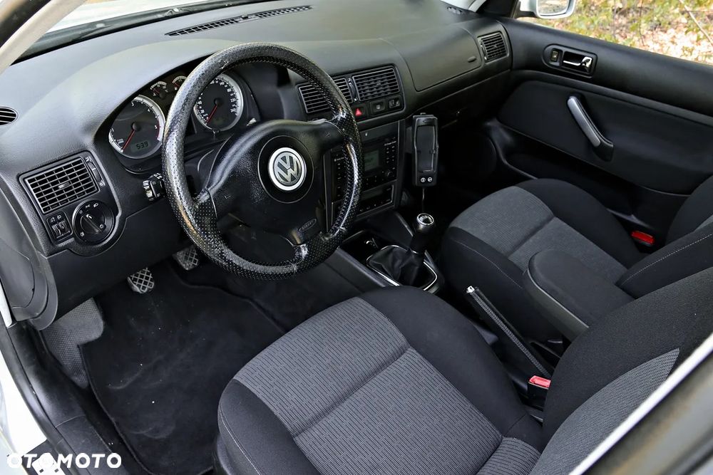 Volkswagen Golf 1.9 TDI Comfortline - 6
