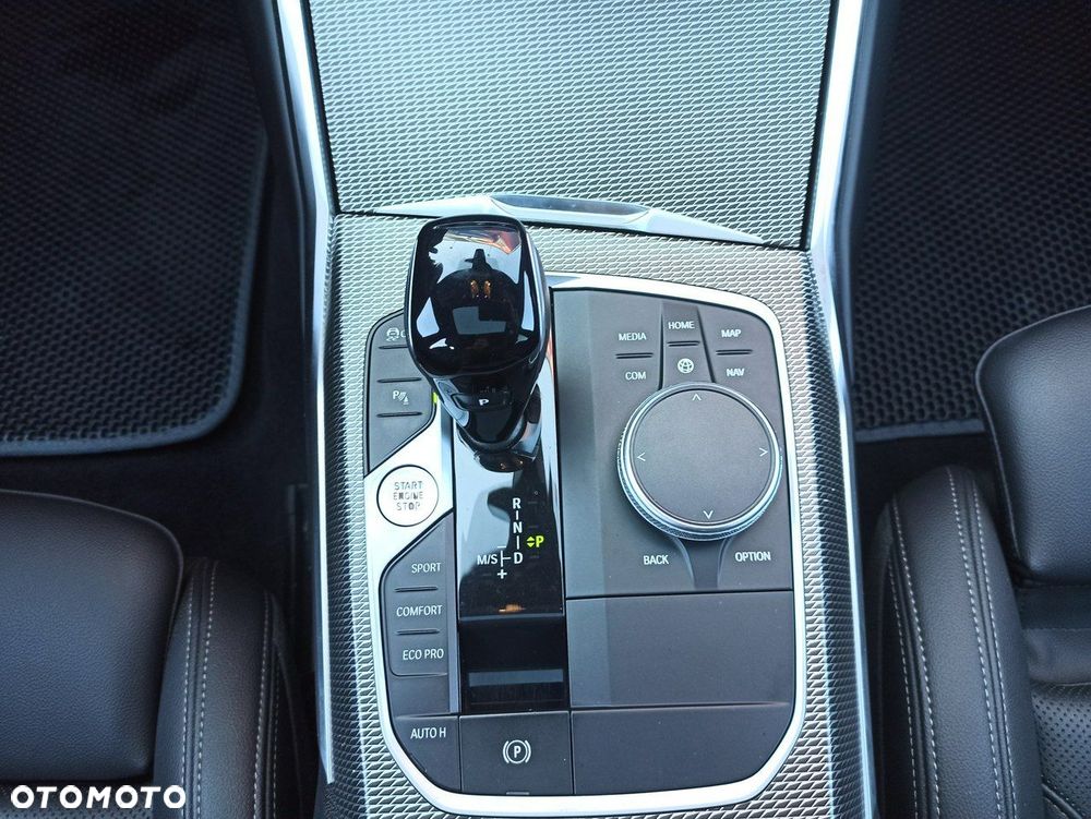 BMW Seria 3 - 16