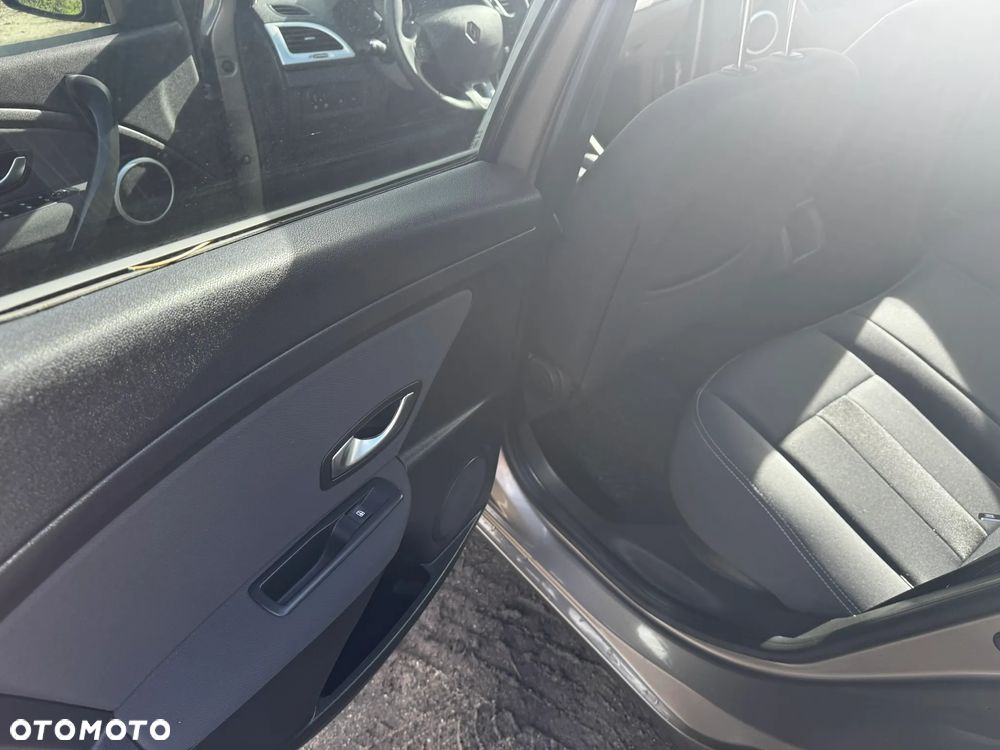 Renault Megane 2.0 140 CVT Luxe - 18