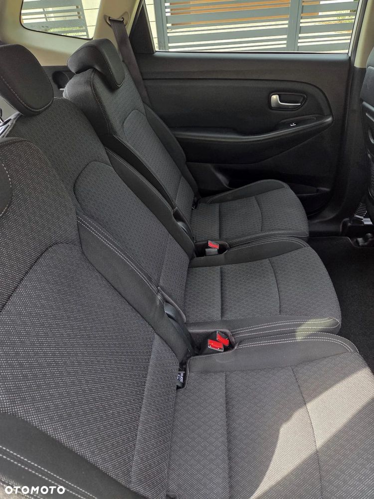 Kia Carens 1.7 CRDi M 7os - 16