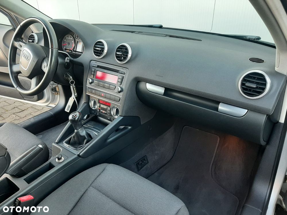 Audi A3 3-drzwiowe 1.4T FSI Ambiente - 6