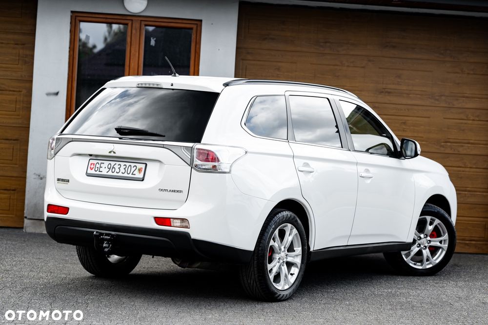 Mitsubishi Outlander 2.2 DI-D 4WD Automatik Invite - 10