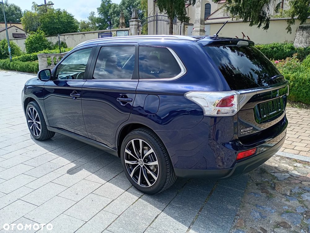 Mitsubishi Outlander 2.0 2WD Inform - 14
