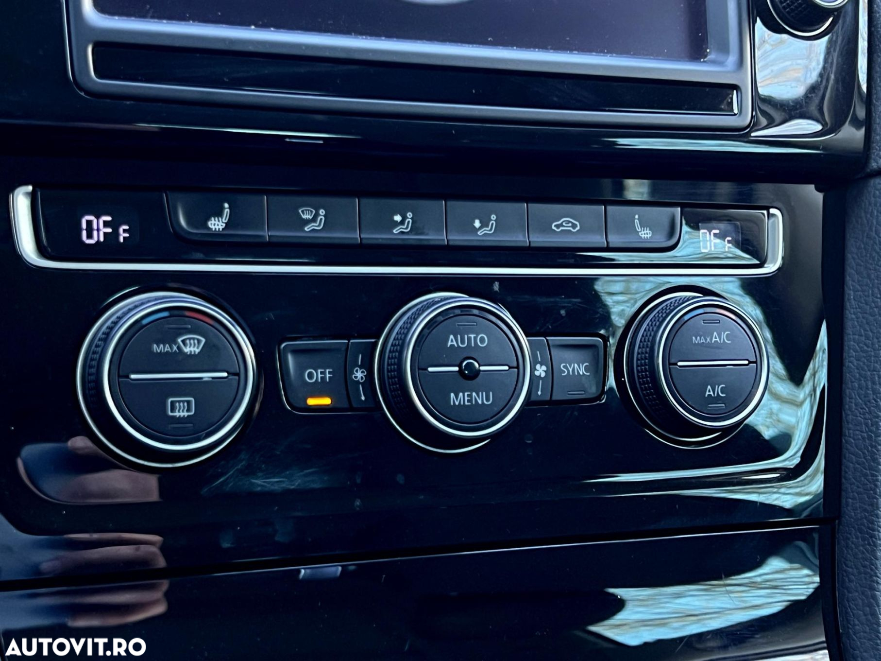 Volkswagen Golf - 11