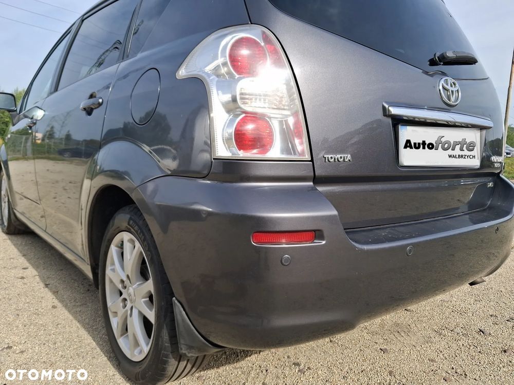 Toyota Corolla Verso 2.2 D-4D Premium + 7os - 26