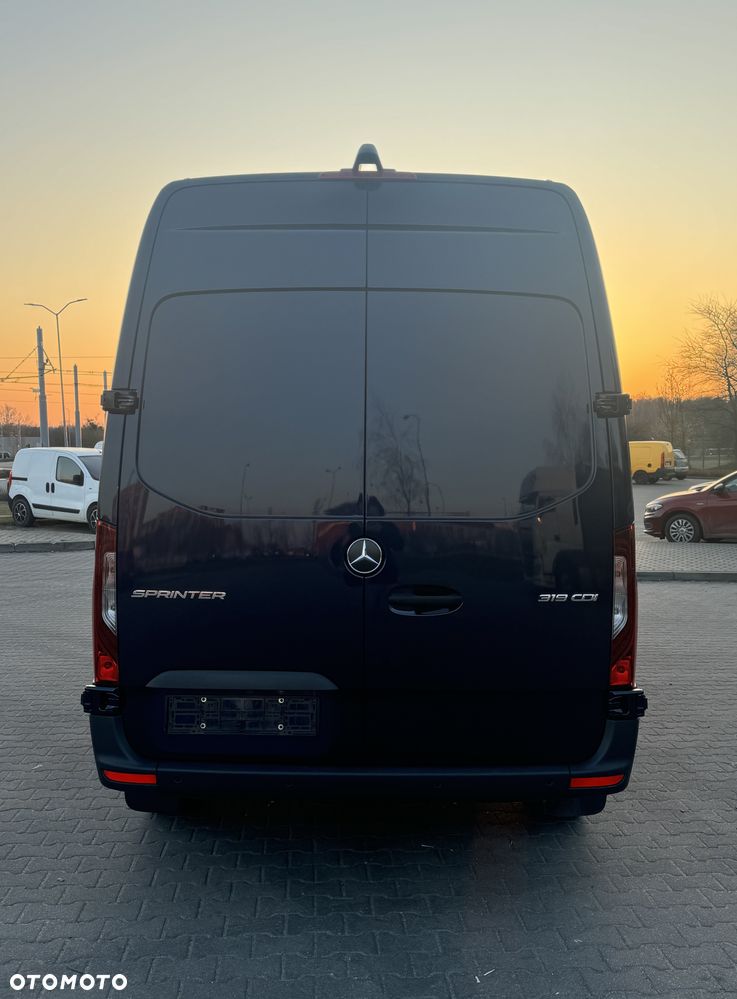 Mercedes-Benz Sprinter - 18