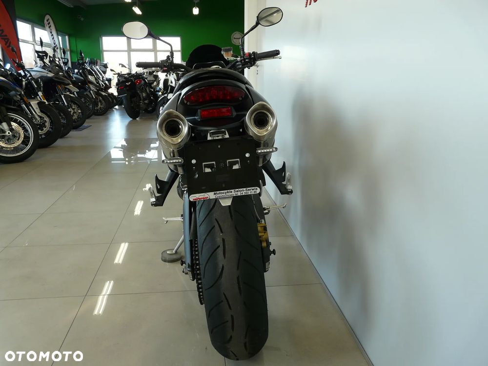 Triumph Street Triple - 16