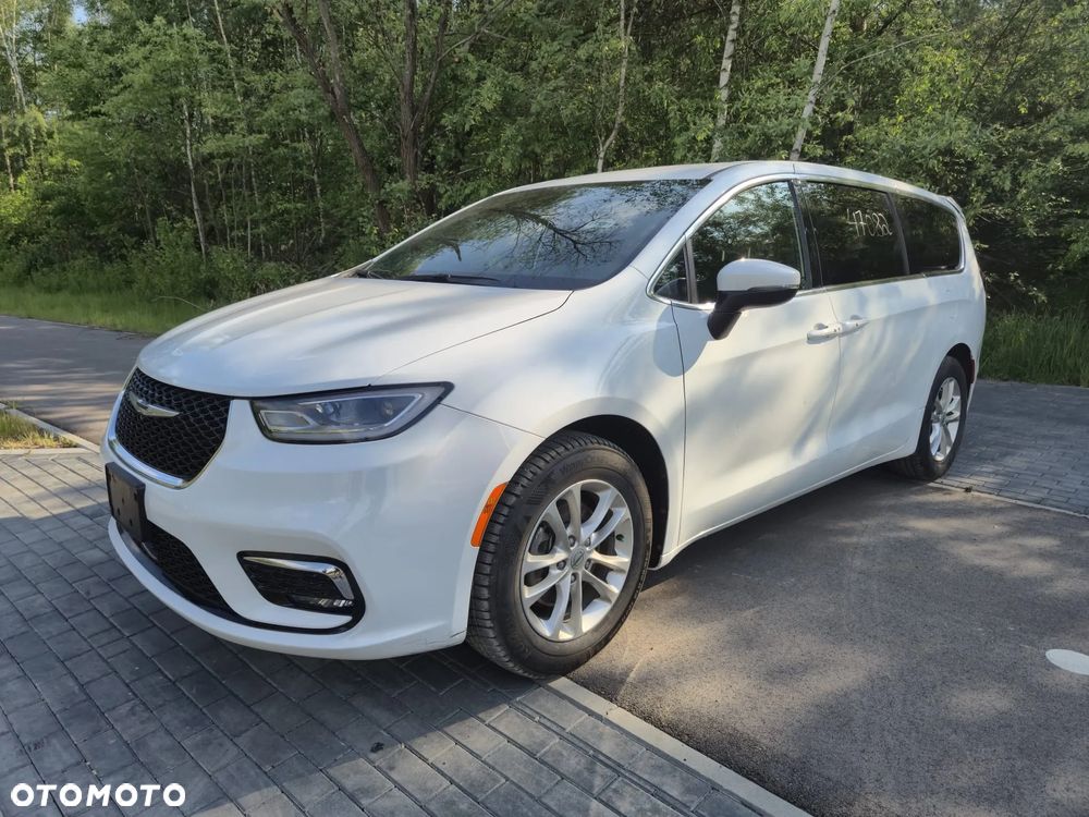 Chrysler Pacifica - 1