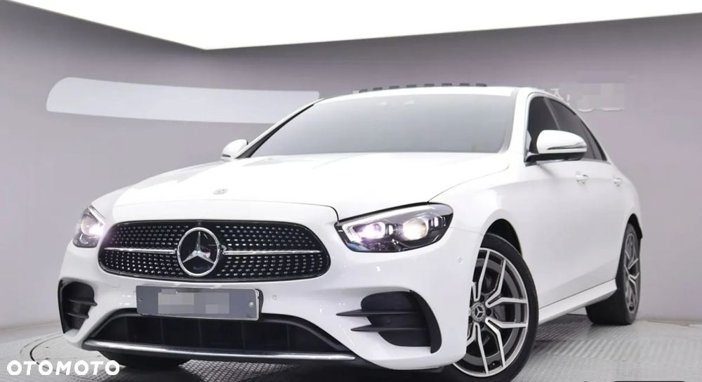 Mercedes-Benz Klasa E 220 d 4Matic 9G-TRONIC AMG Line - 2