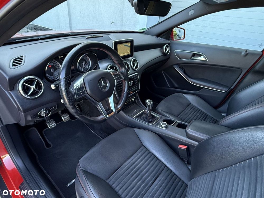 Mercedes-Benz GLA 200 AMG Line - 15