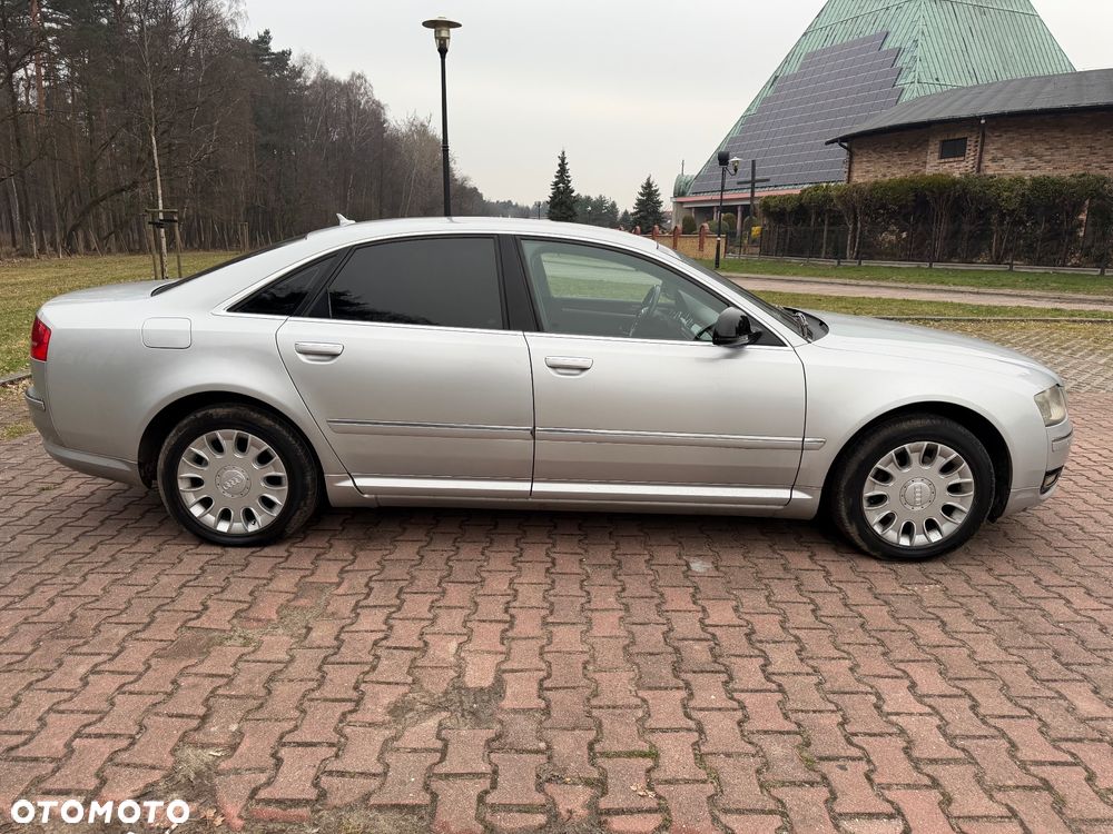 Audi A8 - 6