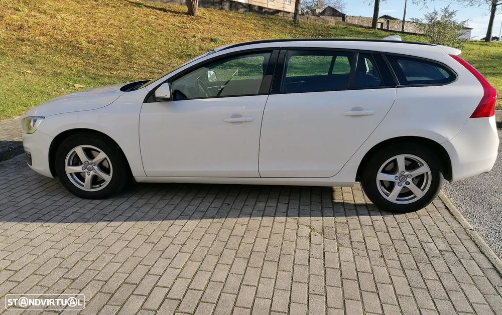 Volvo V60 D2 Kinetic - 2