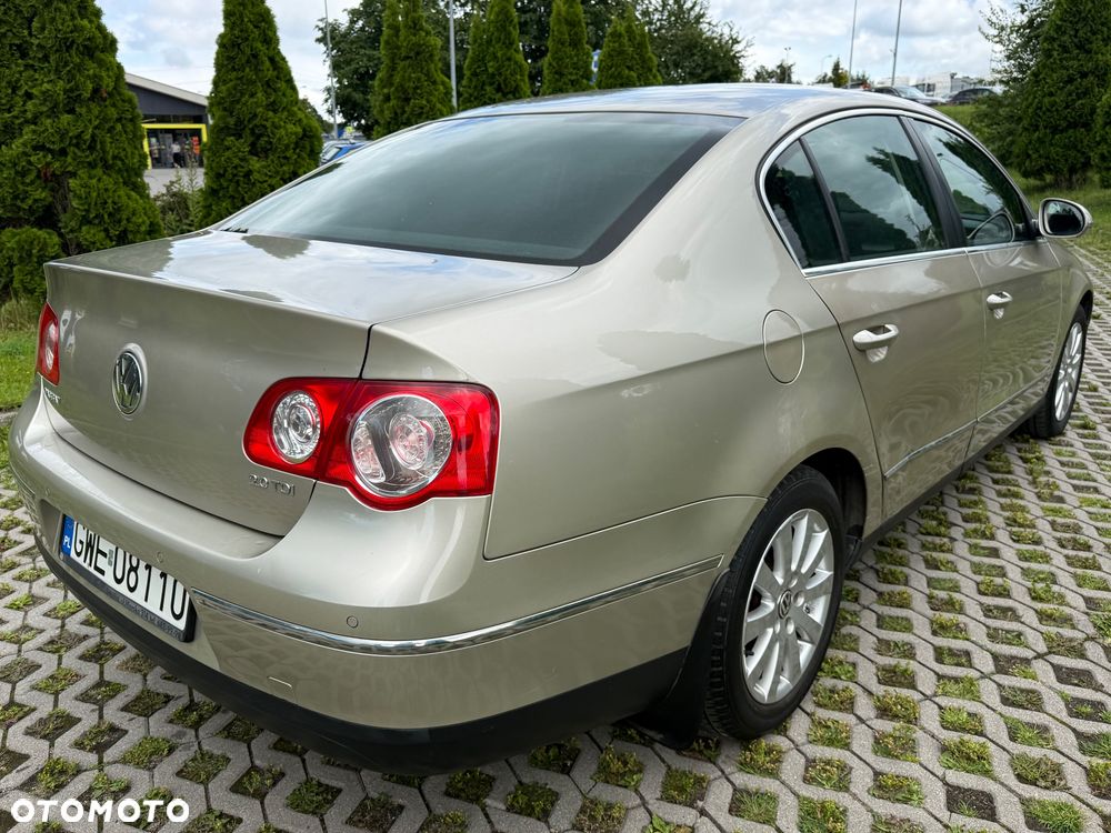 Volkswagen Passat 2.0 TDI DPF Trendline - 4