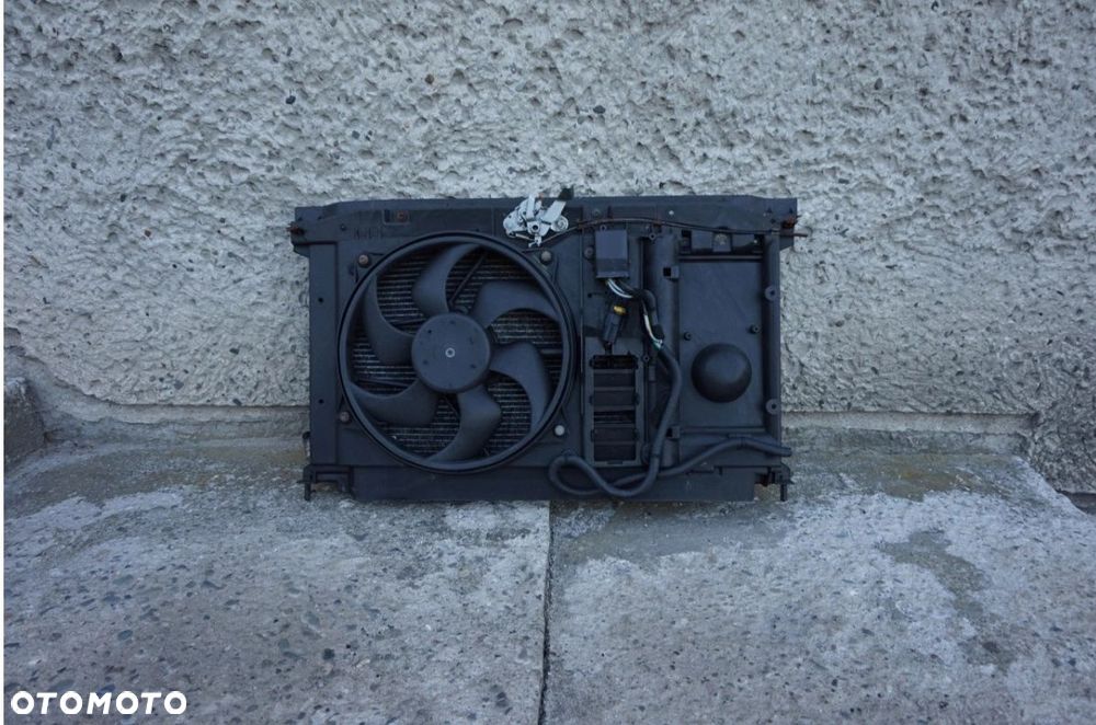 CHŁODNICA WODY PEUGEOT 307 2.0 16 - 2