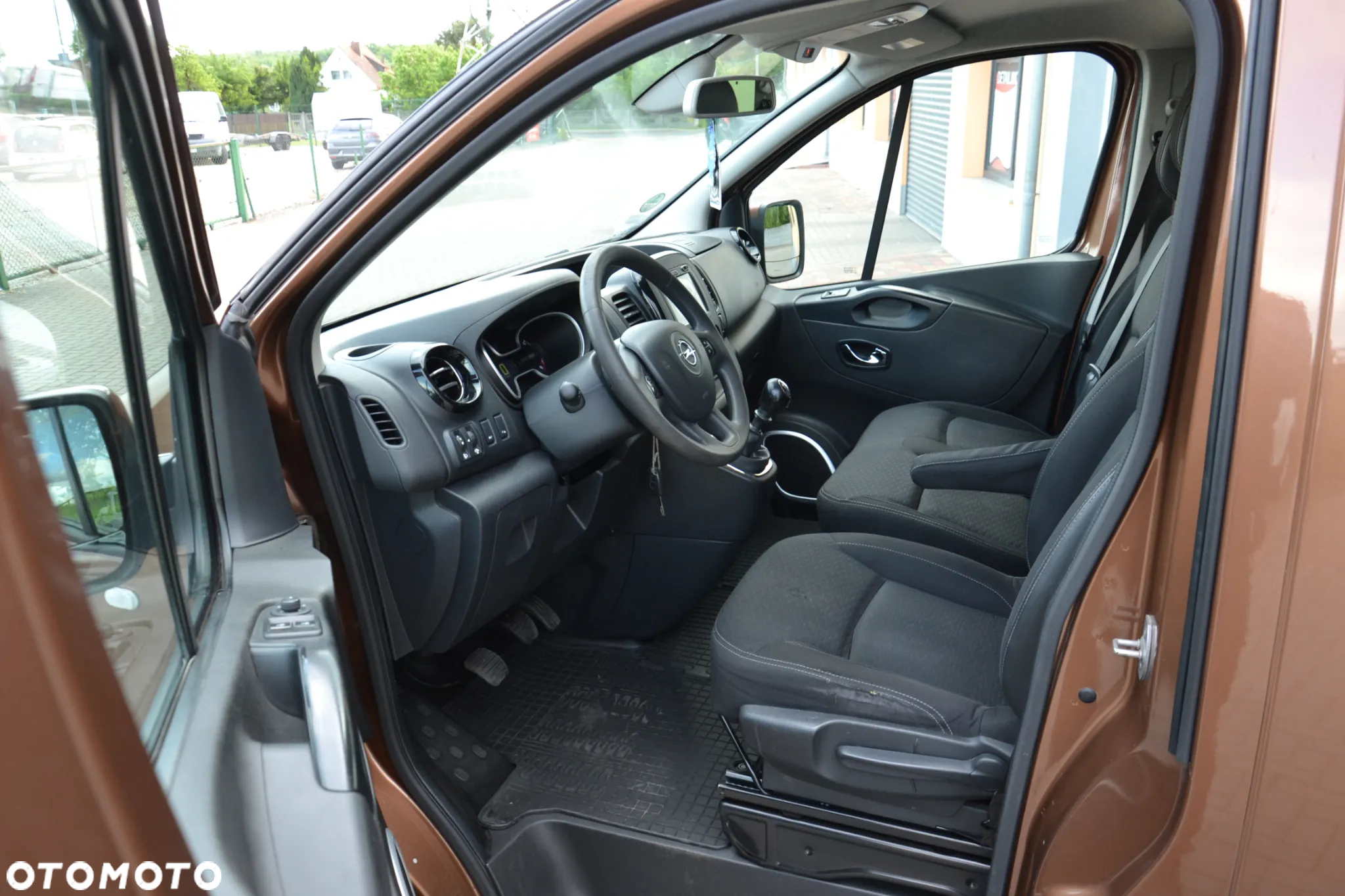 Opel Vivaro L2H1 2,9t Edition - 17