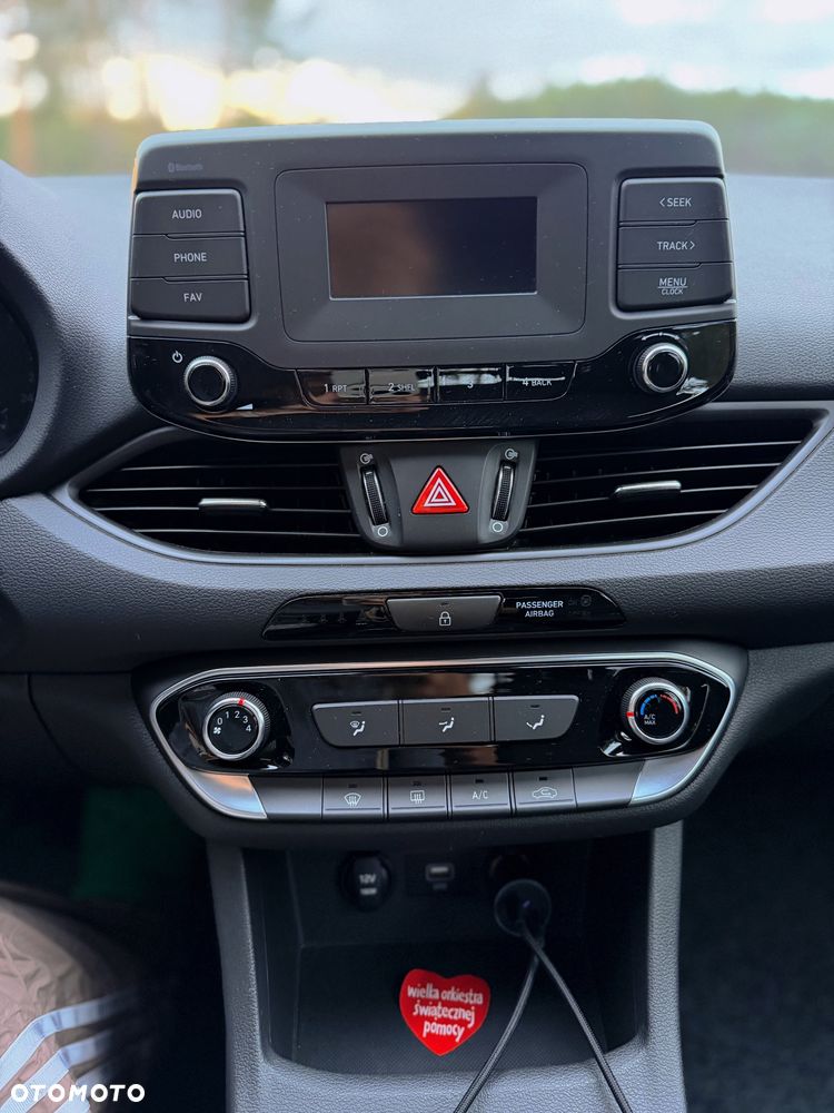 Hyundai i30 1.5 DPI Classic + - 7