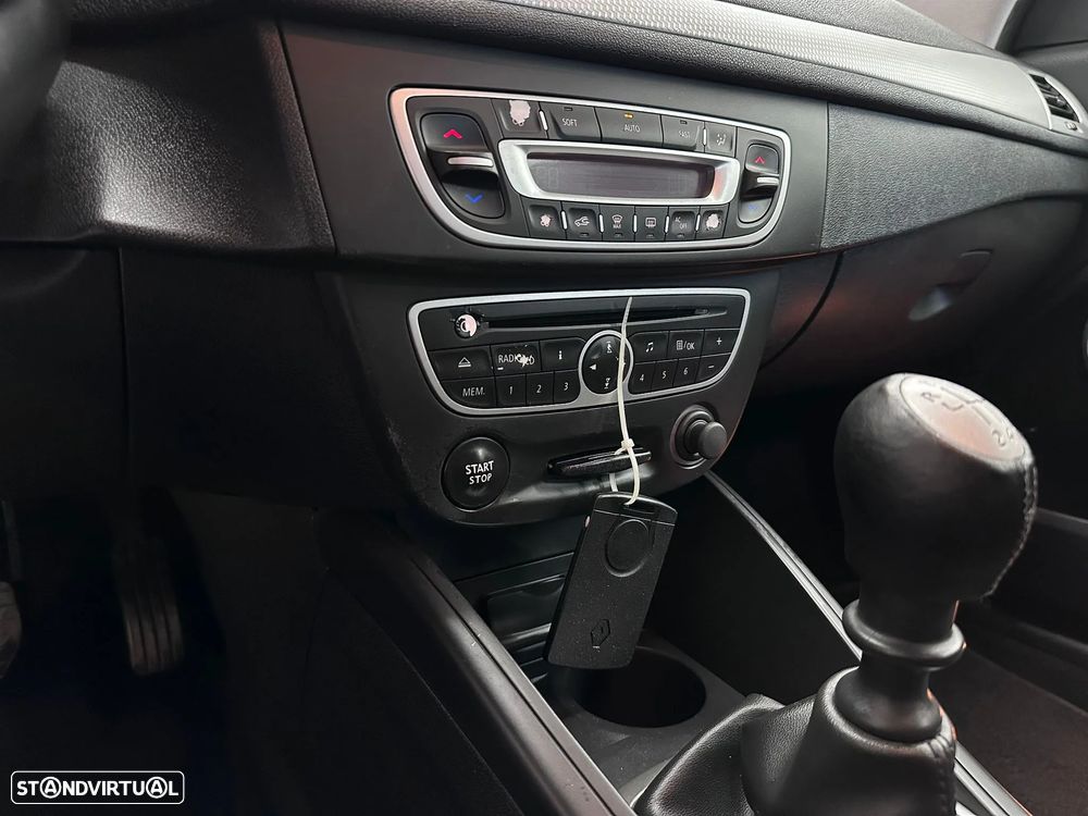 Renault Mégane Sport Tourer 1.5 dCi Dynamique S - 16