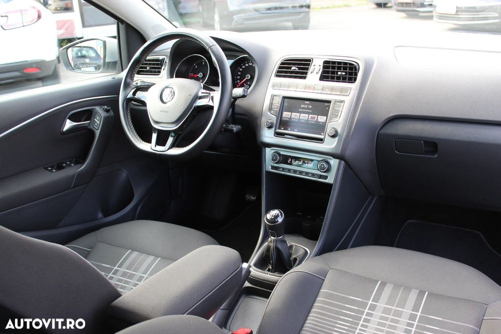 Volkswagen Polo 1.4 TDI Blue Motion Technology Lounge - 16