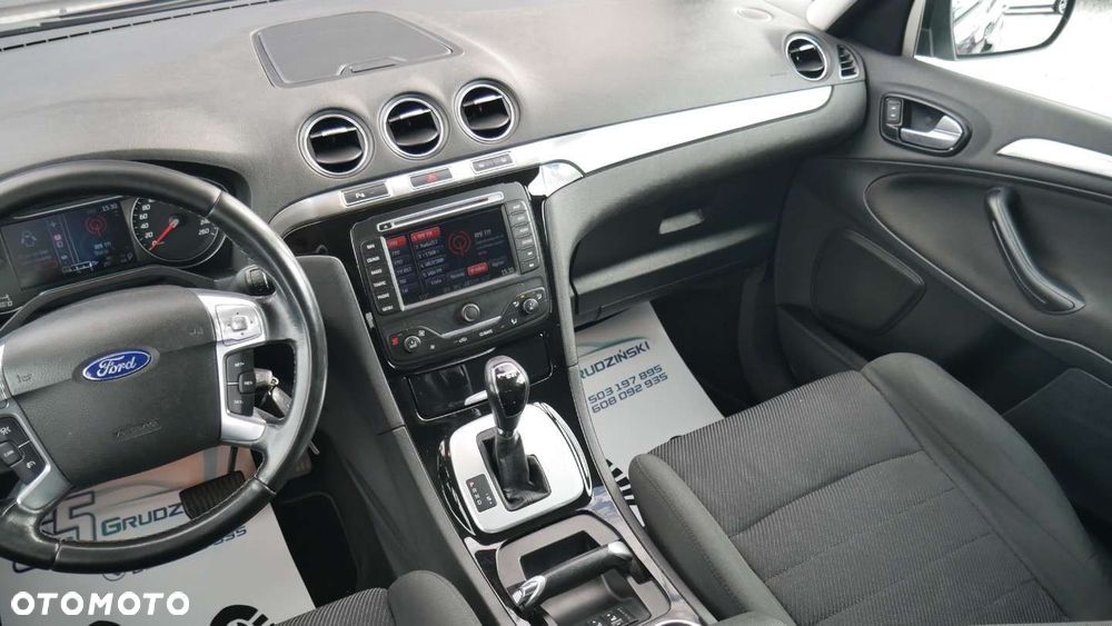 Ford Galaxy - 10
