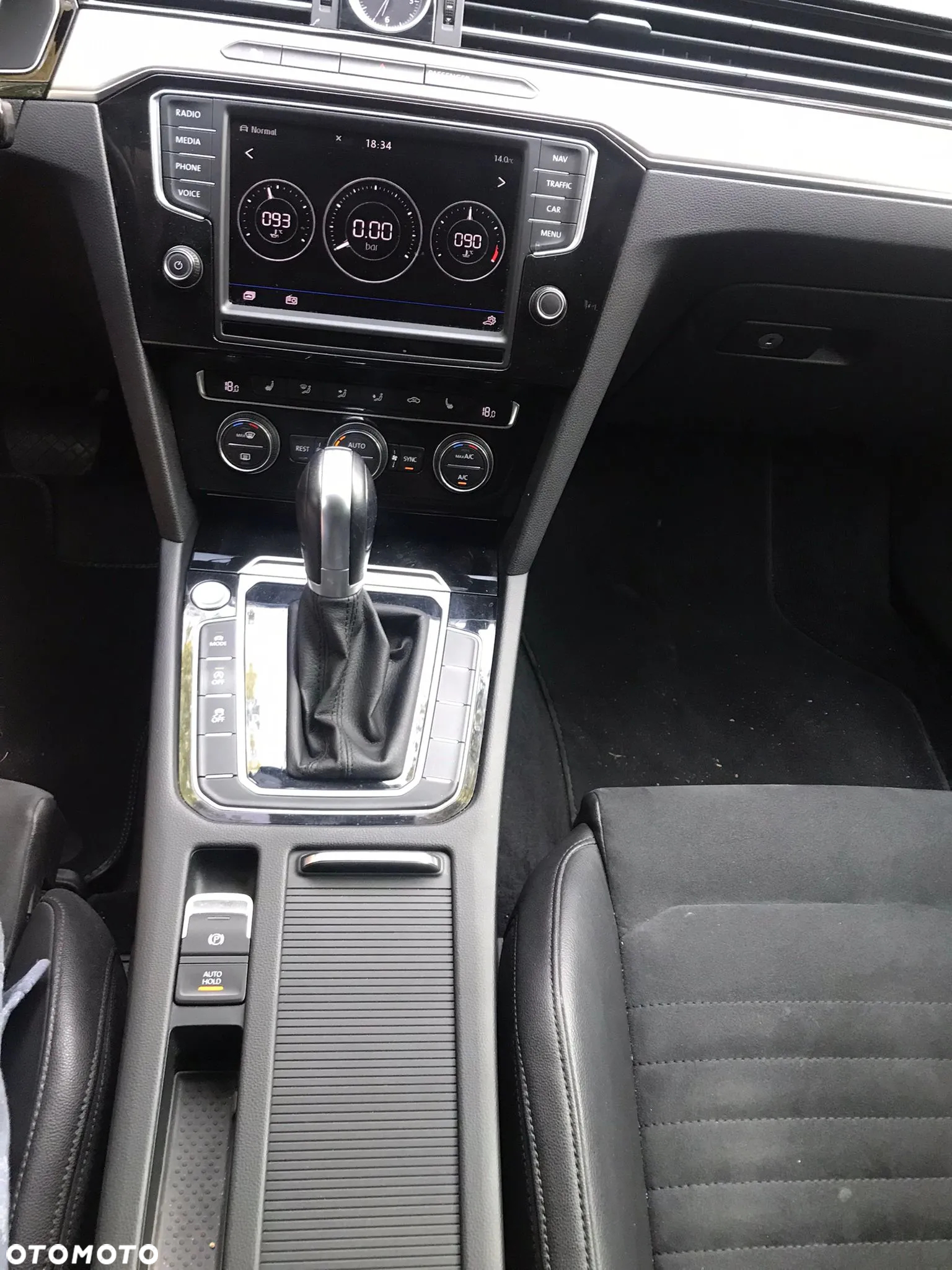 Volkswagen Passat - 13