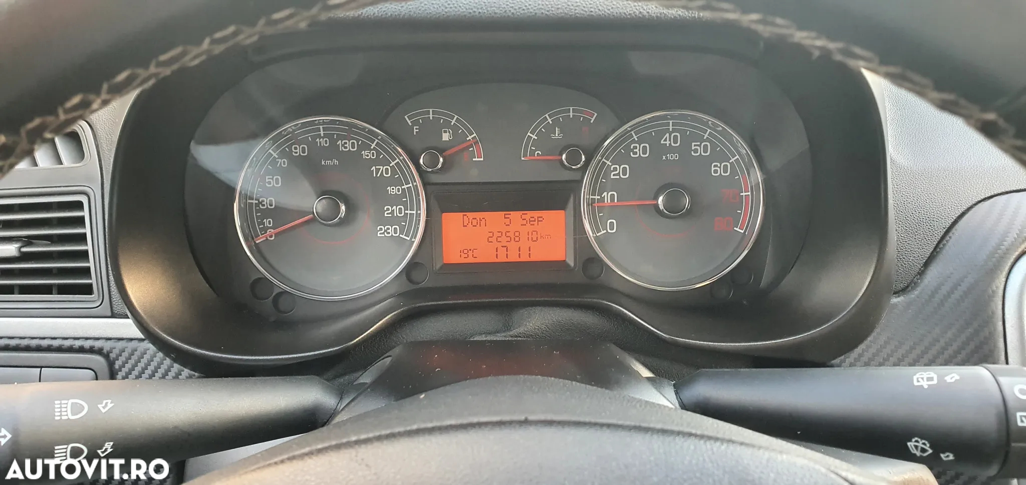 Fiat Punto 1.4 16V Sporting - 5