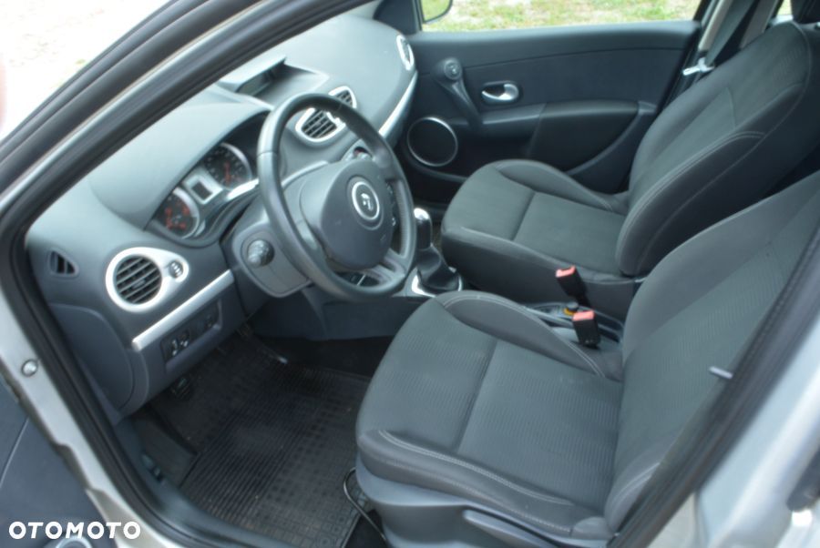 Renault Clio 1.2 16V 75 Expression - 6