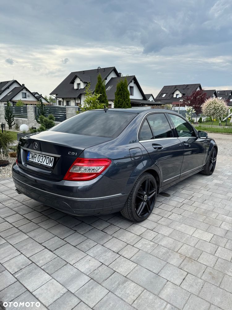 Mercedes-Benz Klasa C 220 CDI BlueEff 4-Matic Avantgarde - 6