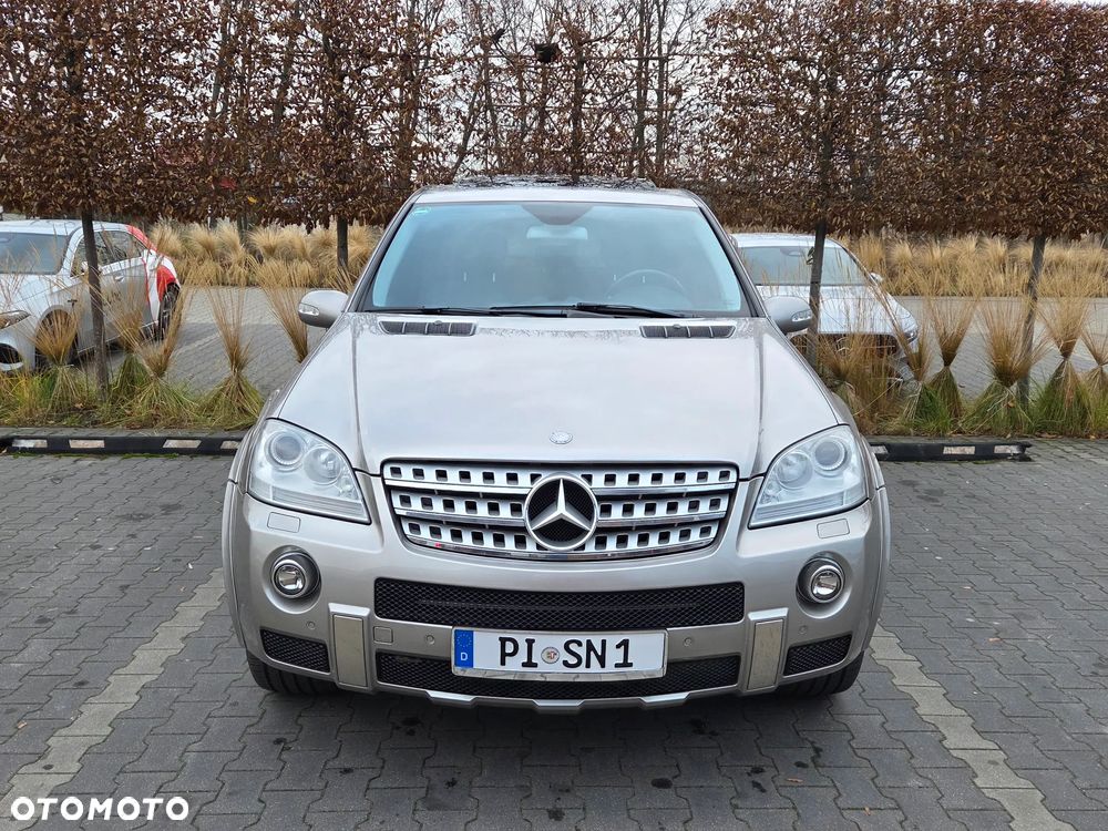 Mercedes-Benz ML - 12