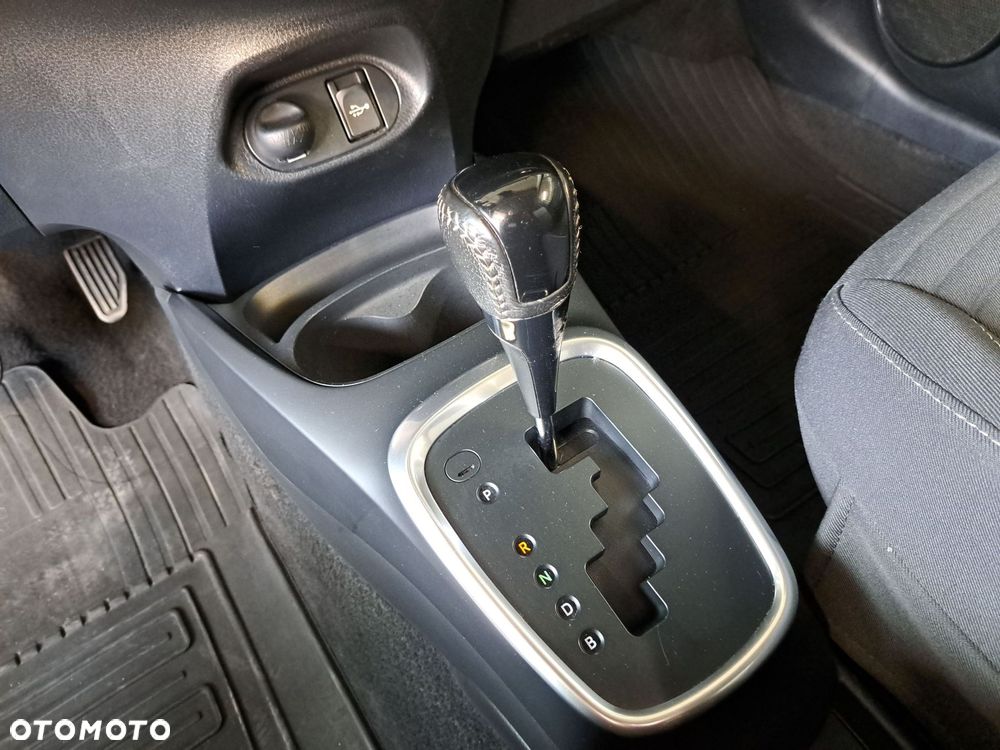 Toyota Yaris - 28