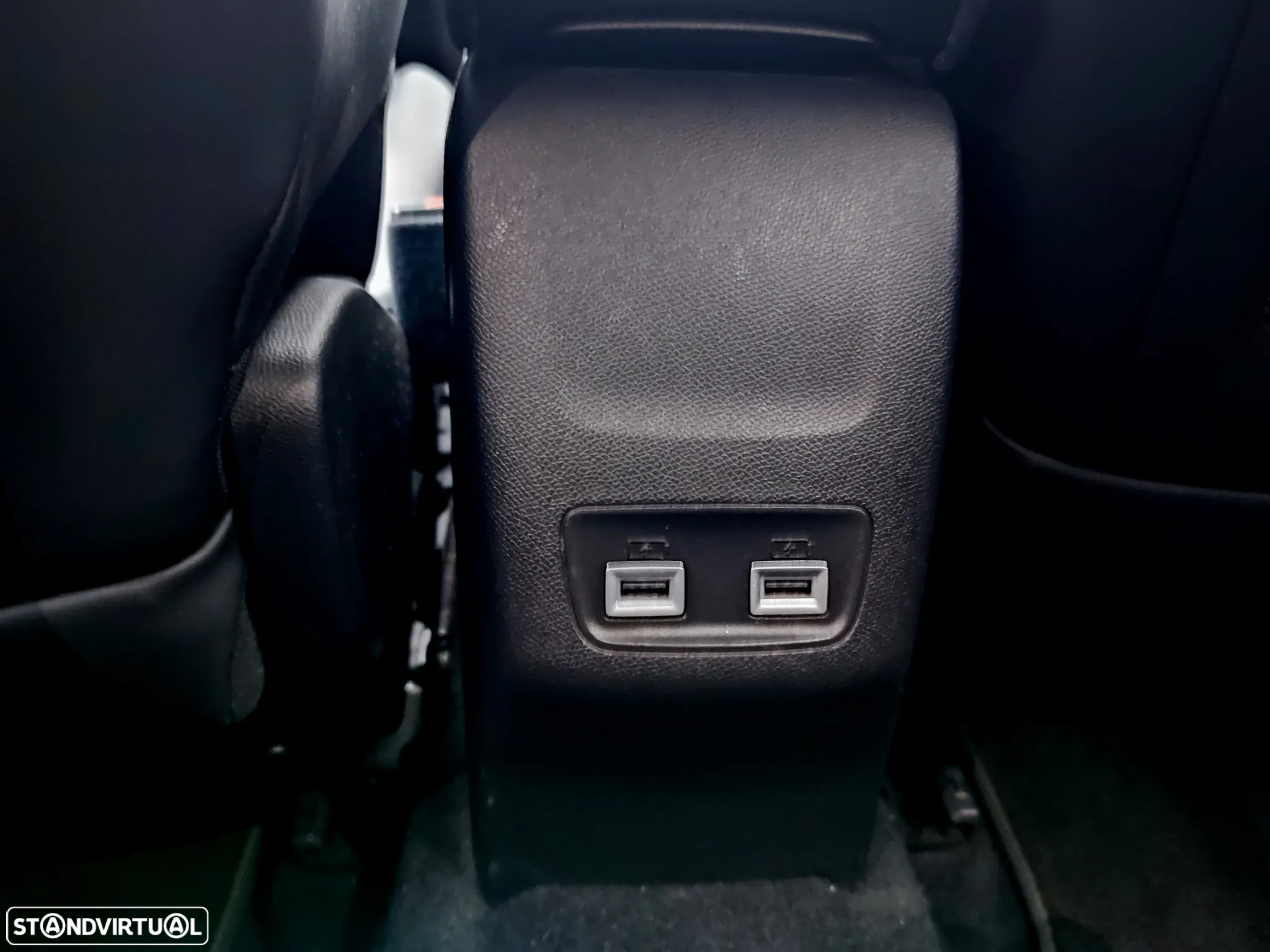 Peugeot 2008 1.2 PureTech GT EAT8 - 27