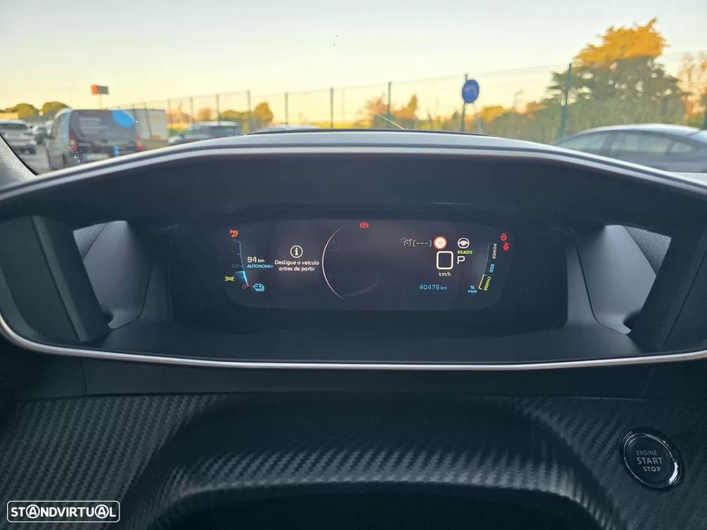 Peugeot e-2008 50 kWh GT - 10